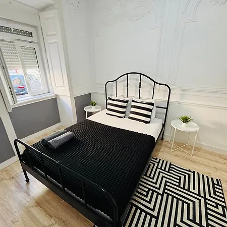 بيت شباب Spacious In Lisbon, Ideal For Tourists *