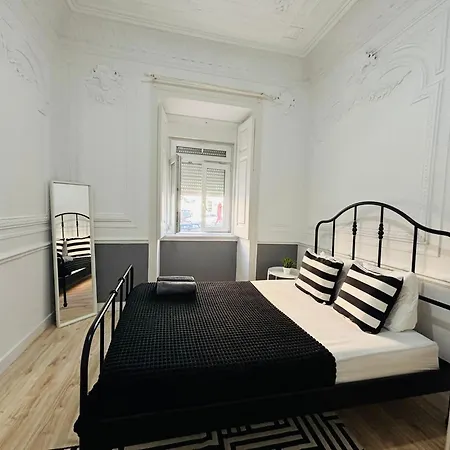 بيت شباب Spacious In Lisbon, Ideal For Tourists