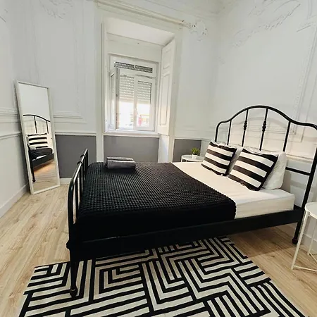 بيت شباب Spacious In Lisbon, Ideal For Tourists *